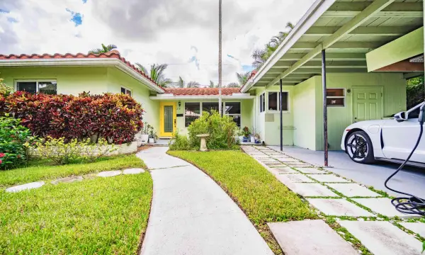 218 NE 2nd Place, Dania Beach, FL 33004