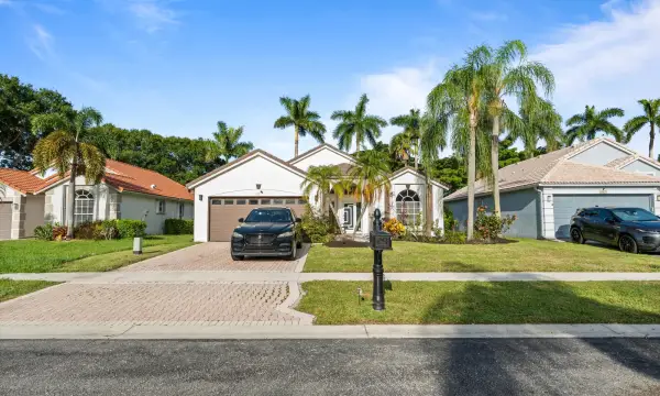 1971 Oak Berry Circle, Wellington, FL 33414
