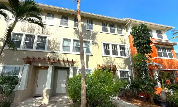 960 Millbrae Court 4, West Palm Beach, FL 33401