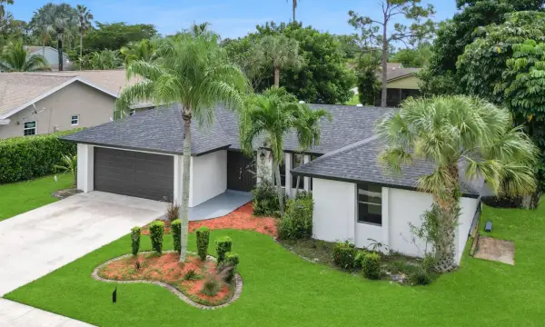 102 Valencia Street, Royal Palm Beach, FL 33411