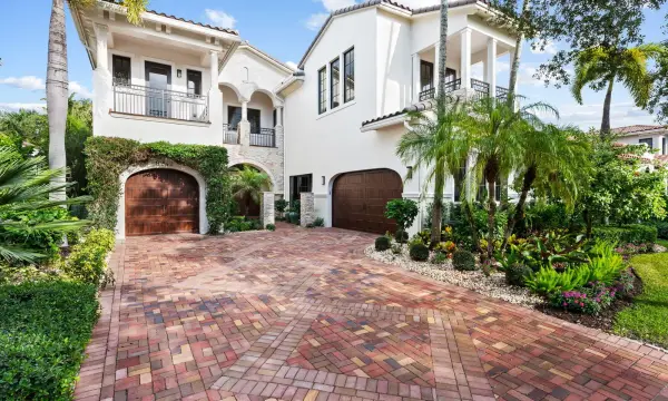 8242 Emerald Avenue, Parkland, FL 33076