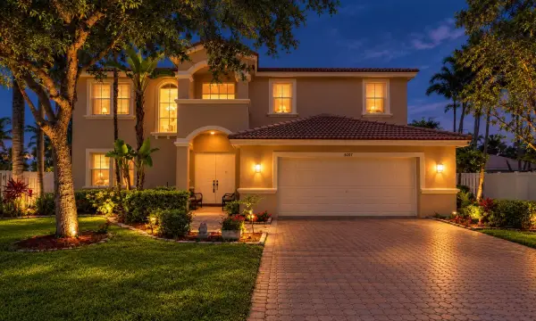 6207 Shadow Tree Lane, Lake Worth, FL 33463