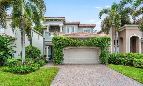 10 Country Lake Trail, Boynton Beach, FL 33436