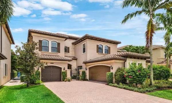 8658 Lewis River Road, Delray Beach, FL 33446