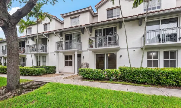 2030 Alta Meadows Lane 1211, Delray Beach, FL 33444