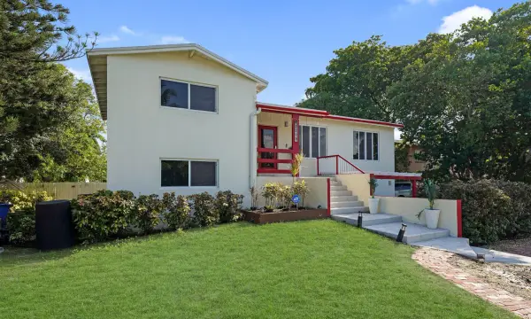 220 NW 42nd Street, Oakland Park, FL 33309