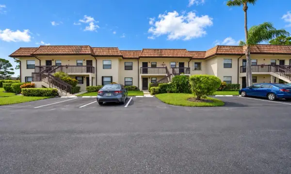 7094 Golf Colony Court 103, Lake Worth, FL 33467