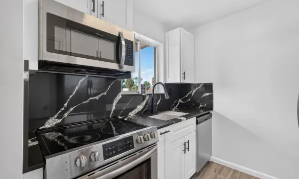 6074 Forest Hill Boulevard 201, West Palm Beach, FL 33415