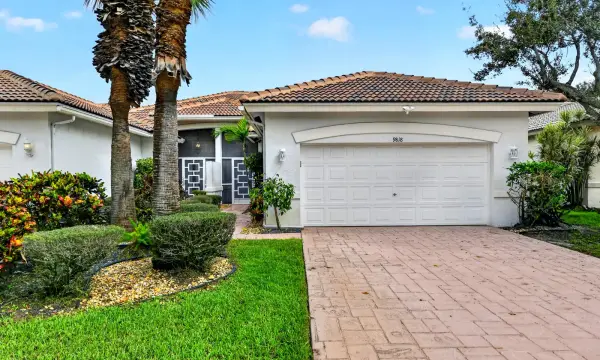 9818 Crescent View Drive S, Boynton Beach, FL 33437