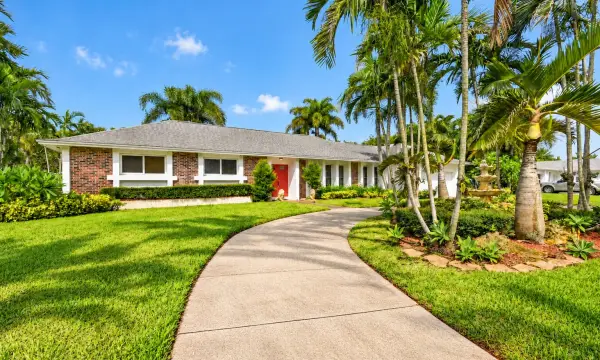 8 Bell Lane, West Palm Beach, FL 33406