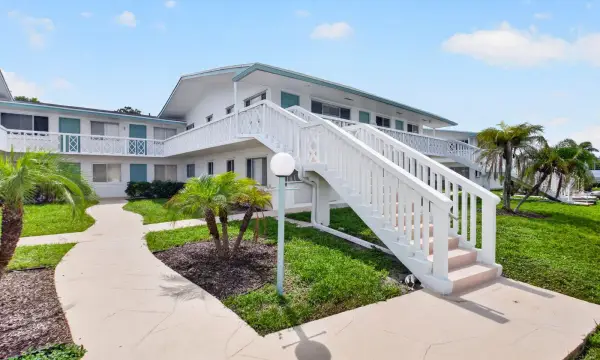 2290 Sunset Avenue 20, Lake Worth Beach, FL 33461