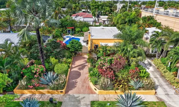 415 Colonial Road, West Palm Beach, FL 33405