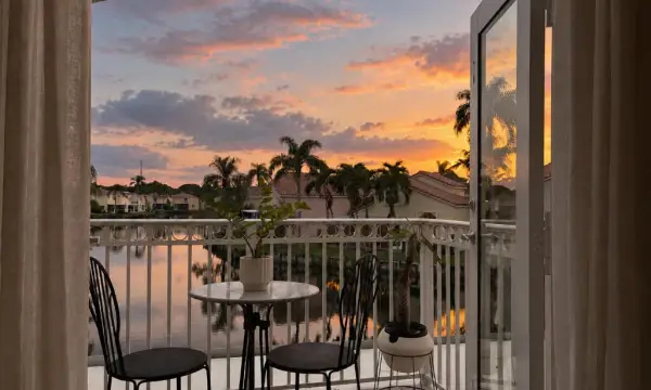 1050 SE 6th Avenue, Dania Beach, FL 33004