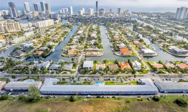 600 Layne Boulevard 211, Hallandale Beach, FL 33009