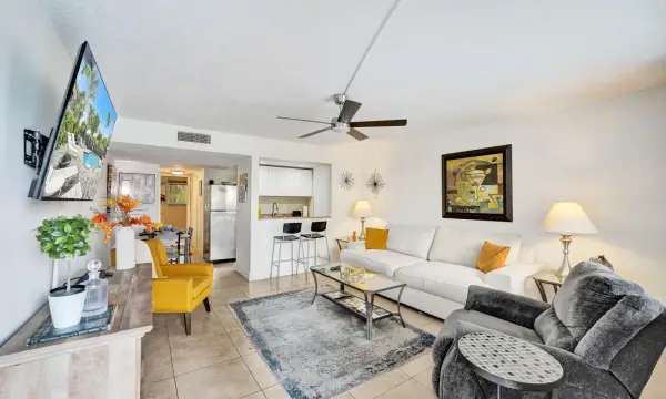 1901 N Andrews Avenue Apt 214, Wilton Manors, FL 33311