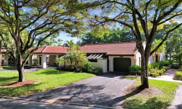 21692 Tall Palm Circle 10-b, Boca Raton, FL 33433