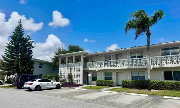 2811 SW 15th Street 202, Delray Beach, FL 33445
