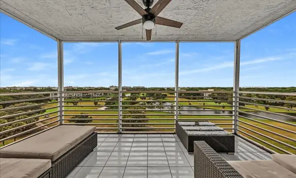 3520 Oaks Way 904, Pompano Beach, FL 33069