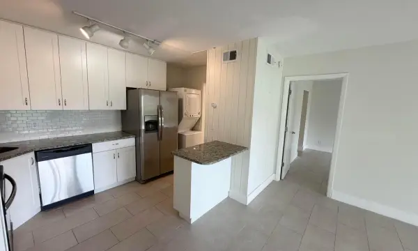 1112 Green Pine Boulevard F1, West Palm Beach, FL 33409
