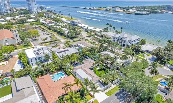 2008 Admirals Way, Fort Lauderdale, FL 33316