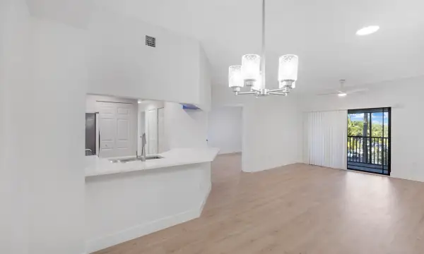 2724 Anzio Court 305, Palm Beach Gardens, FL 33410
