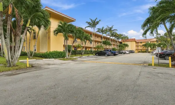 11477 NW 39th Court 201-1, Coral Springs, FL 33065