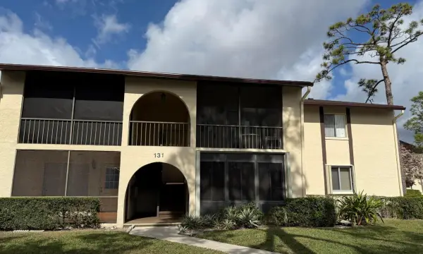131 Lake Pine Circle D2, Greenacres, FL 33463