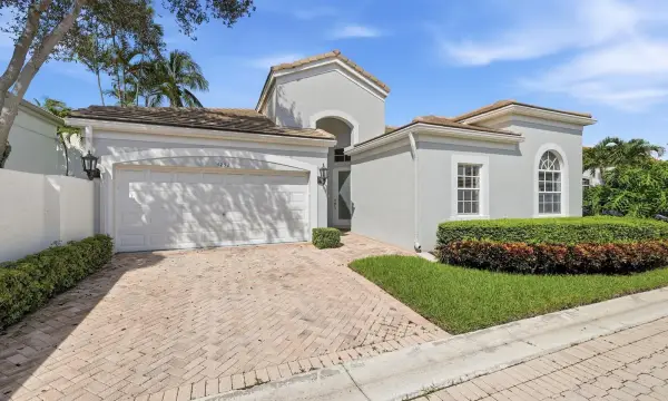 4252 NW 66th Lane, Boca Raton, FL 33496