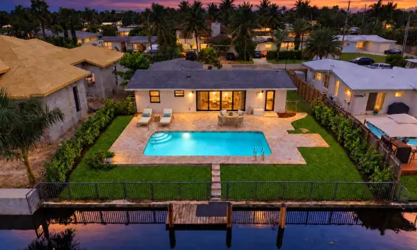 2536 Gulfstream Lane, Fort Lauderdale, FL 33312