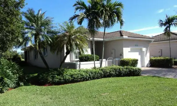2451 Aragon Boulevard 1, Sunrise, FL 33322