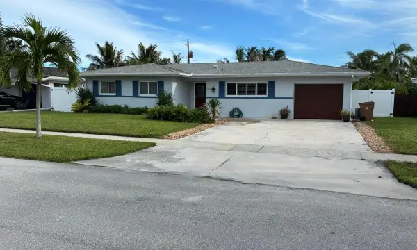 Address Withheld, Deerfield Beach, FL 33441