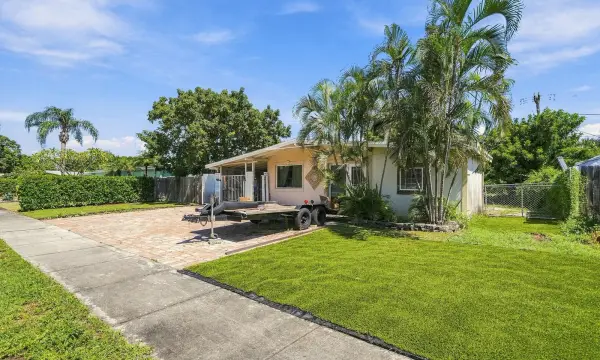 4320 NE 18th Avenue, Pompano Beach, FL 33064