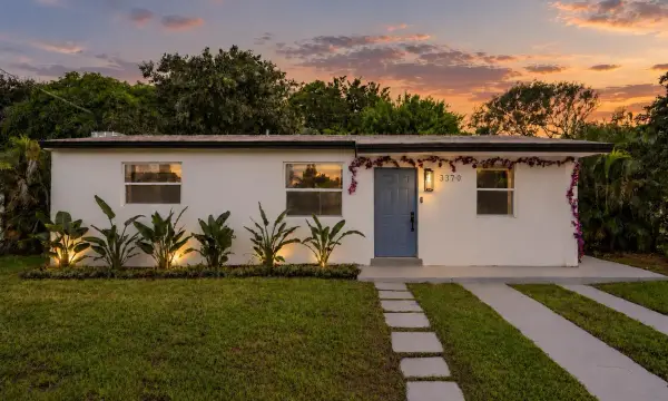 3370 NW 9th Street, Lauderhill, FL 33311