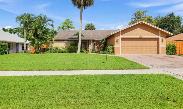 835 Ivy Drive, Wellington, FL 33414