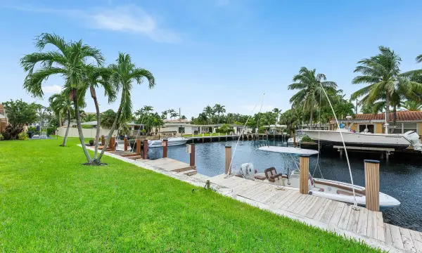 301 E Mcnab Road 113, Pompano Beach, FL 33060