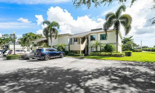 12790 Briarlake Drive 204, Palm Beach Gardens, FL 33418