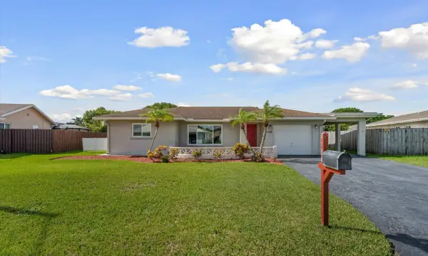 9704 NW 67th Street, Tamarac, FL 33321