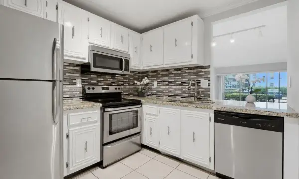 485 N Pine Island Road A105, Plantation, FL 33324