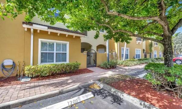 2851 W Prospect Road 1209, Tamarac, FL 33309