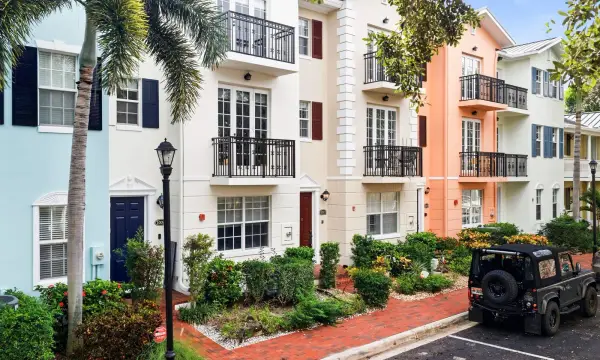 1009 W Heritage Club Circle, Delray Beach, FL 33483