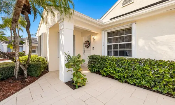 7 Governors Court, Palm Beach Gardens, FL 33418