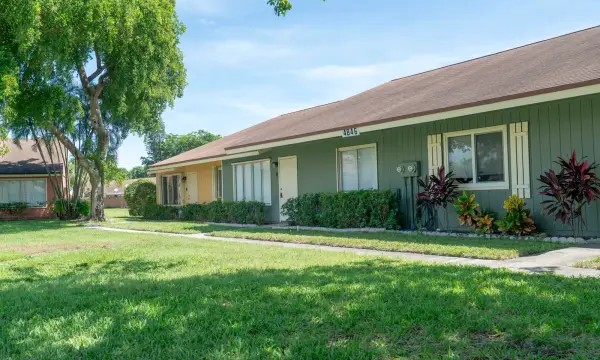 4846 Orleans Court B, West Palm Beach, FL 33415