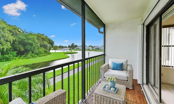 1005 Green Pine Boulevard C2, West Palm Beach, FL 33409