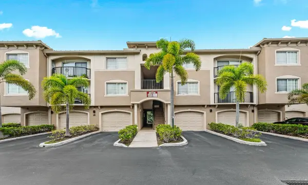 200 Crestwood Court N 211, Royal Palm Beach, FL 33411
