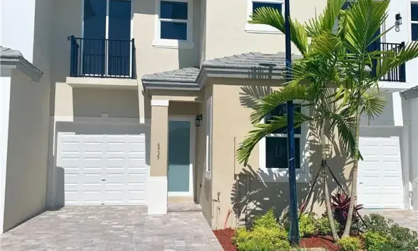 6935 Pines Circle 16, Coconut Creek, FL 33073