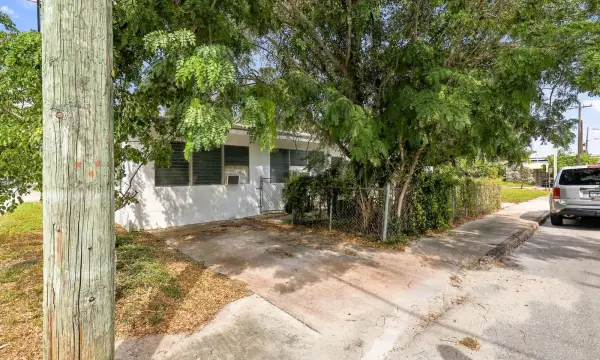 1208 3rd Avenue S, Lake Worth Beach, FL 33460