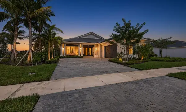 10136 Timber Creek Way, Palm Beach Gardens, FL 33412