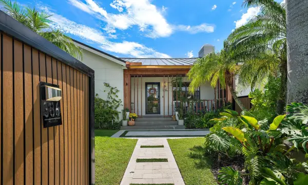 386 Palmetto Street, West Palm Beach, FL 33405