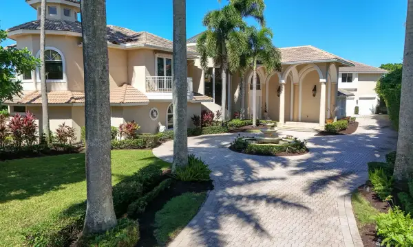 10248 Heronwood Lane, West Palm Beach, FL 33412