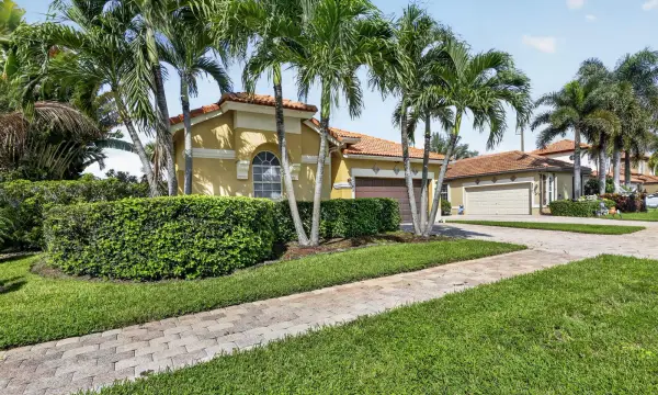 8085 Saw Palmetto Lane, Boynton Beach, FL 33436